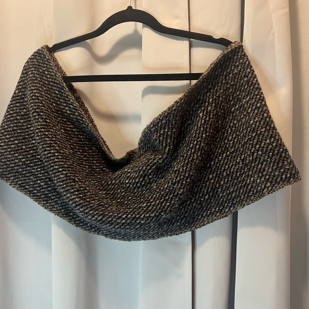 Aran Elegant Wool Black and Gray Women's Scarf